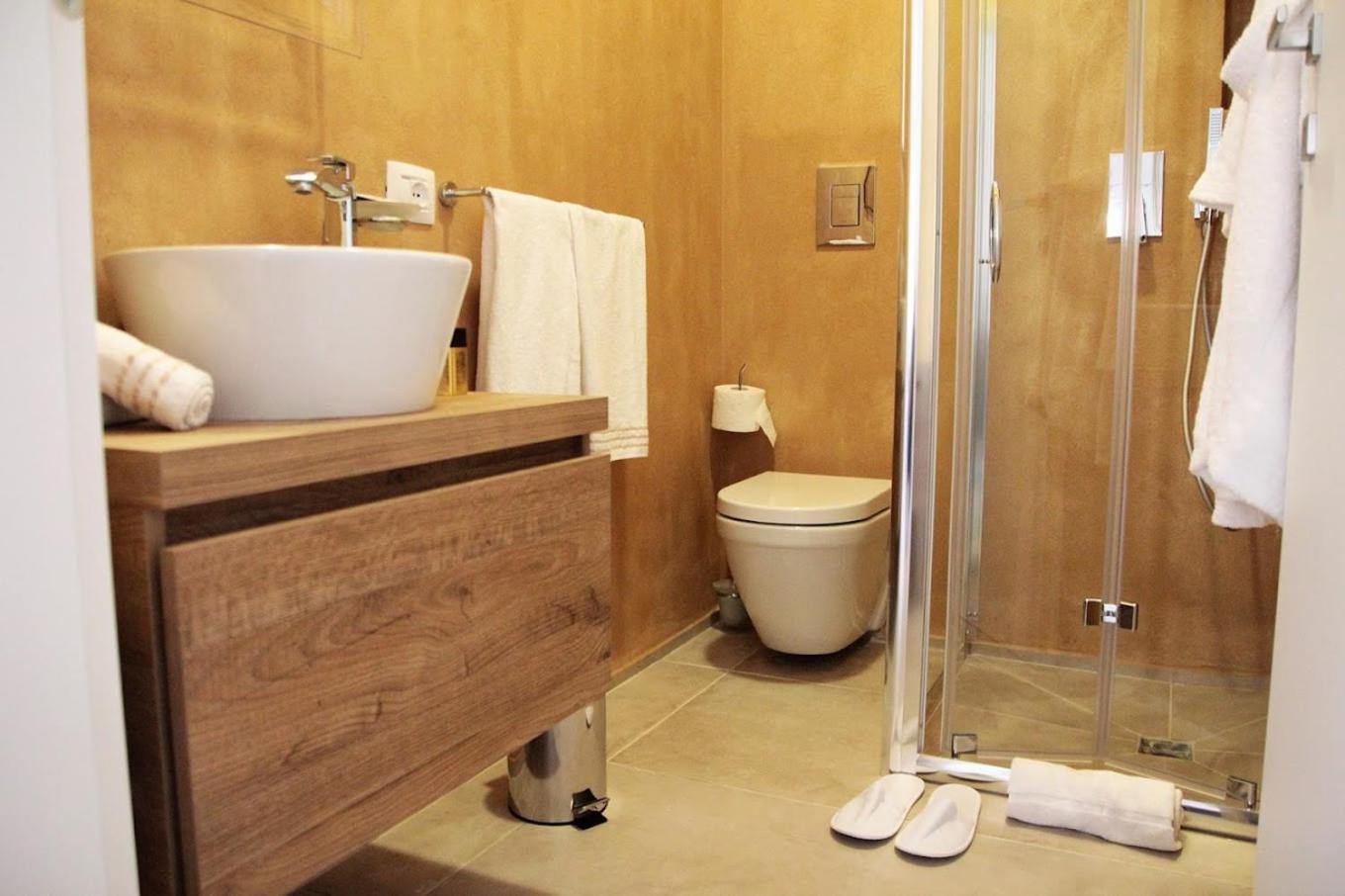 Camera Matrimoniale con Bagno Privato